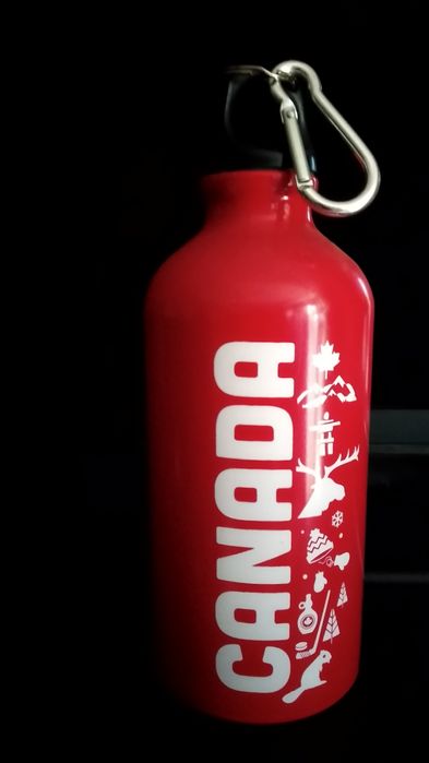 Подушка в дорогу,бутылка, брелок Канада