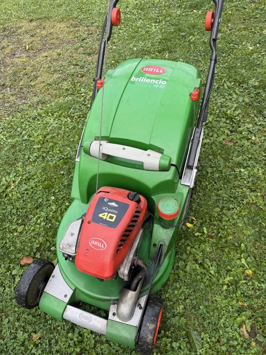 Газонокосилка бензинова