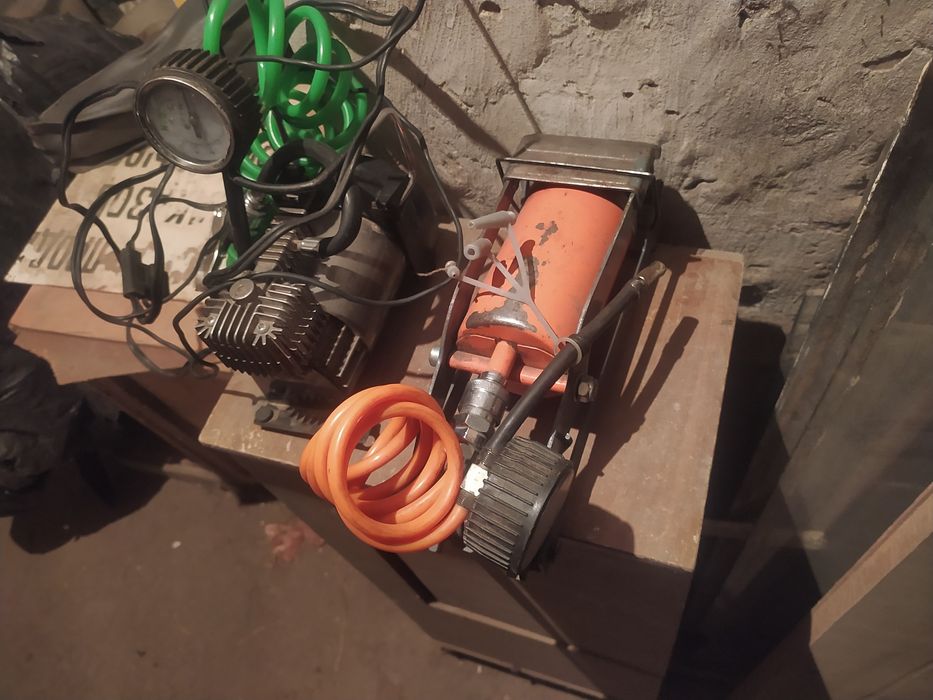 Авто компрессор .