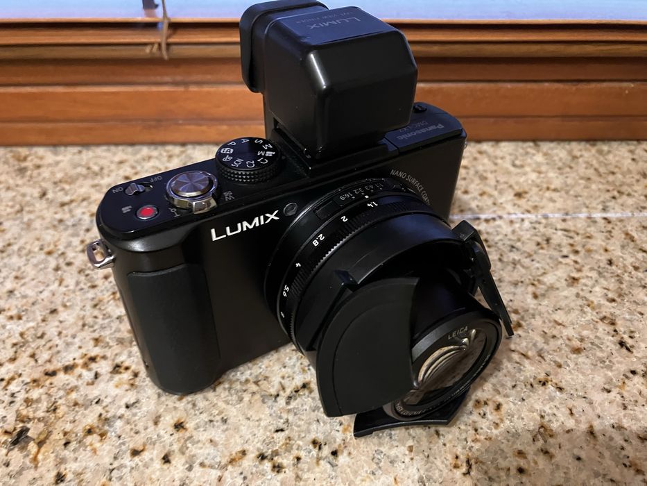 Panasonic Lumix lx7 (Leica d-lux 6) + rzadki elektroniczny wizjer DMW-LVF2