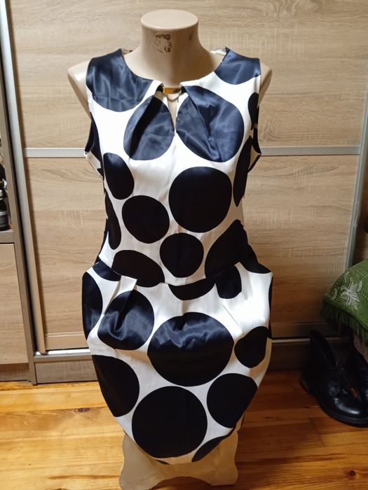 Красивое платье в горошек