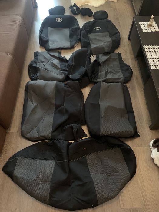 Продам чехли на Toyota camry