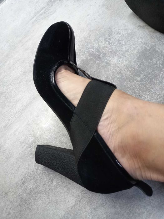 Шкіряні зручні туфлі