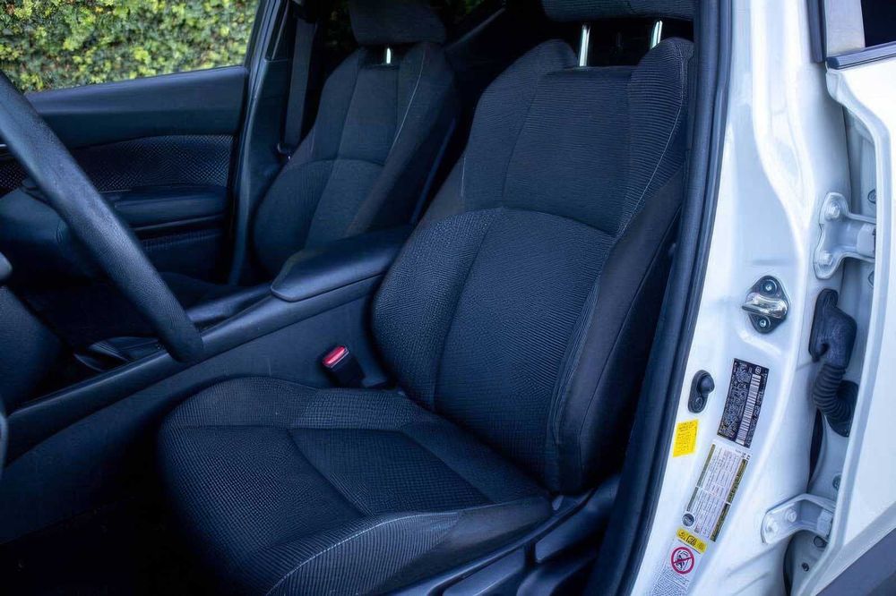 Toyota C-HR Limited      2019