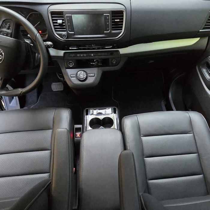 Lodówka kompresorowa pomiędzy fotele Renault Trafic SpaceClass Toyota PROACE Verso lodówko zamrażarka do busa do vana