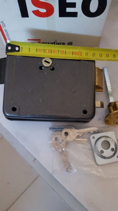 Fechadura eléctrica Cisa e Iseo
