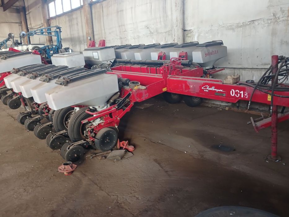 Продається сівалка пропашна Challenger 8180