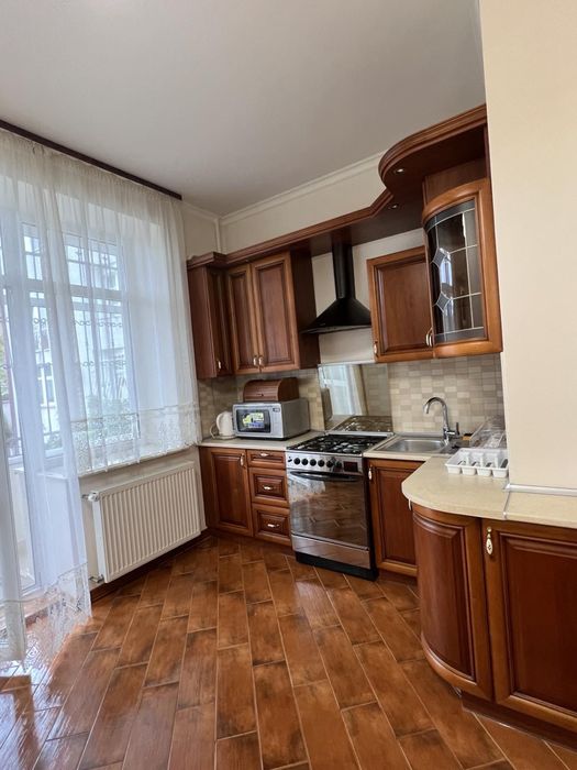 Оренда 1 кімн. Квартири по вул. Єфремова 75