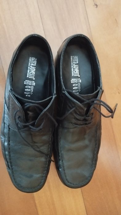 Sapatos como novos e sapatilha