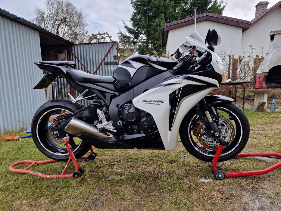 Sprzedam Hondę CBR 1000RR