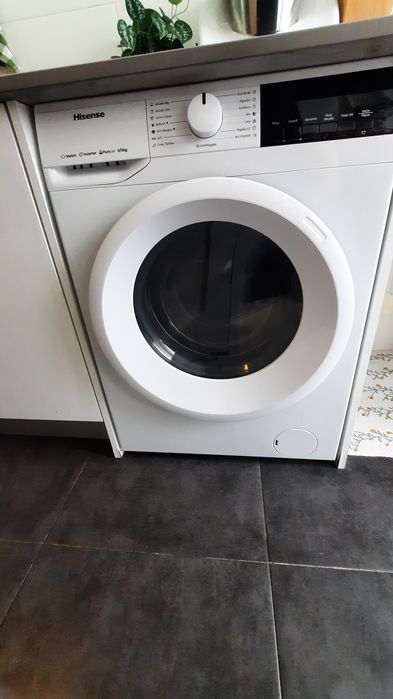 Máquina de Lavar-Secar Roupa Hisense