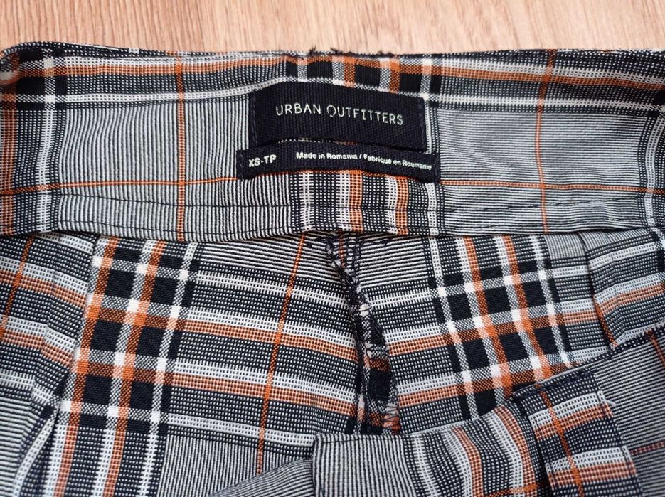 Штани в клітинку жіночі брюки карго Urban Outfitters