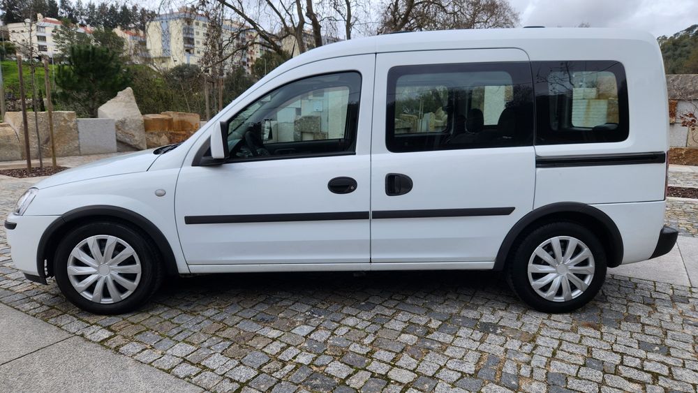 Opel Combo 1.3 CDTI 5 Lugares