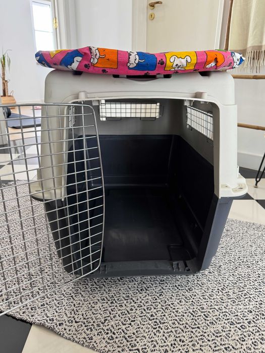 Transportador para Cães -  IATA -23kg - Com Rodas, Colchão e Comedouro