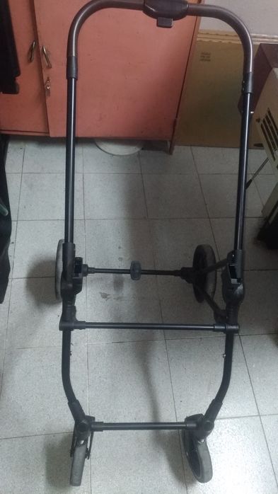 Vendo Carrinho de bebé de Passeio