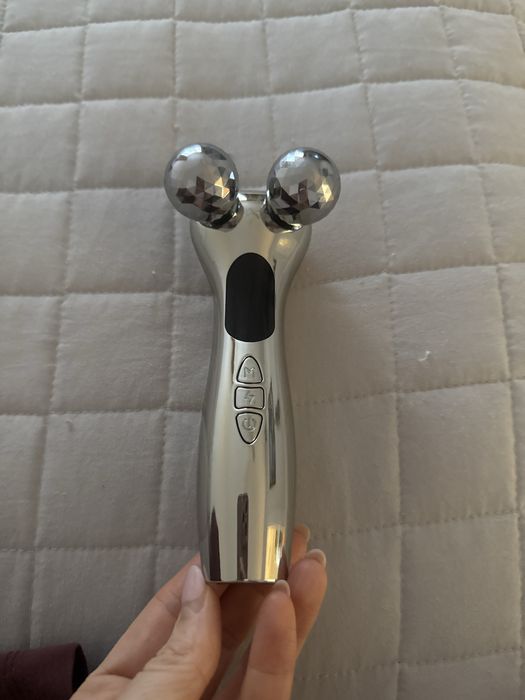 Мікрострумовий масажер для обличчя