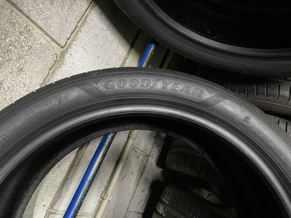 Літні шини 235/40 R19 (96W) GOOD YEAR