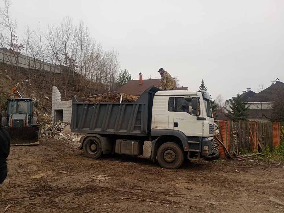 Прибирання ділянки, демонтаж, вивіз сміття, земляні роботи