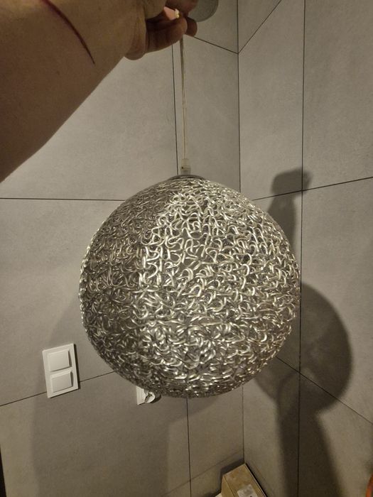 Lampa srebrna kula