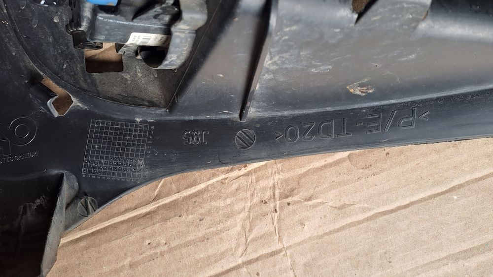 Кронштейн криплення противотуманка Рено Сценік 3