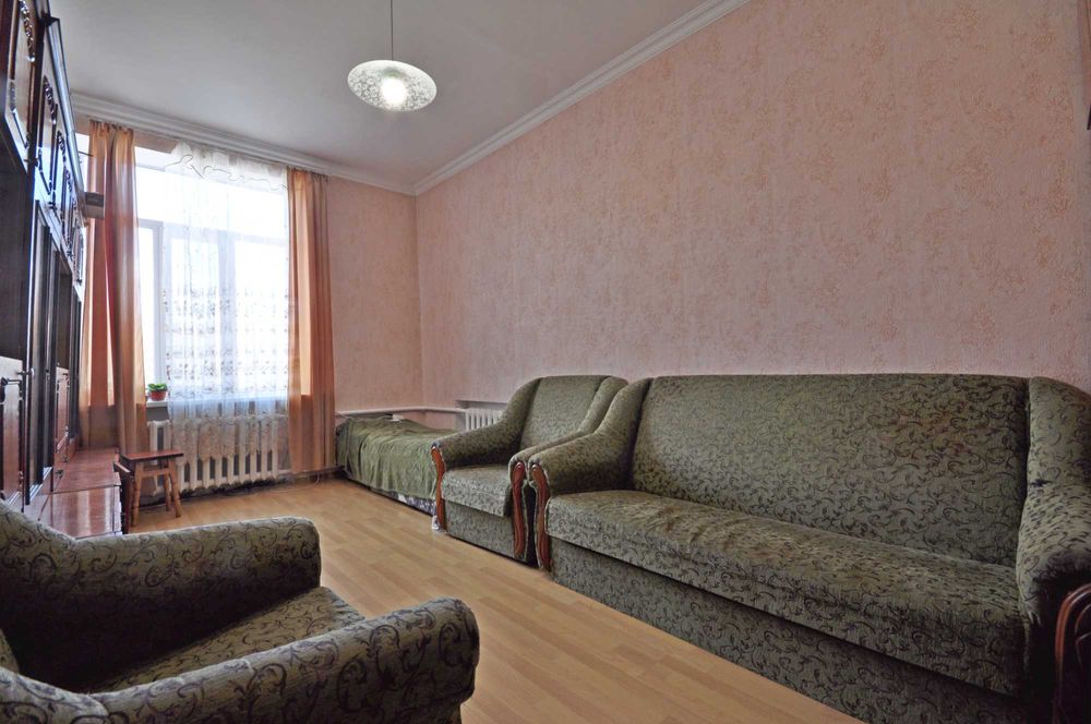 Простора кімната в 4-кім. квартирі, Гайок!