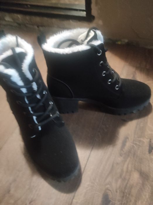 Взуття,в гарному стані ,розмір 40