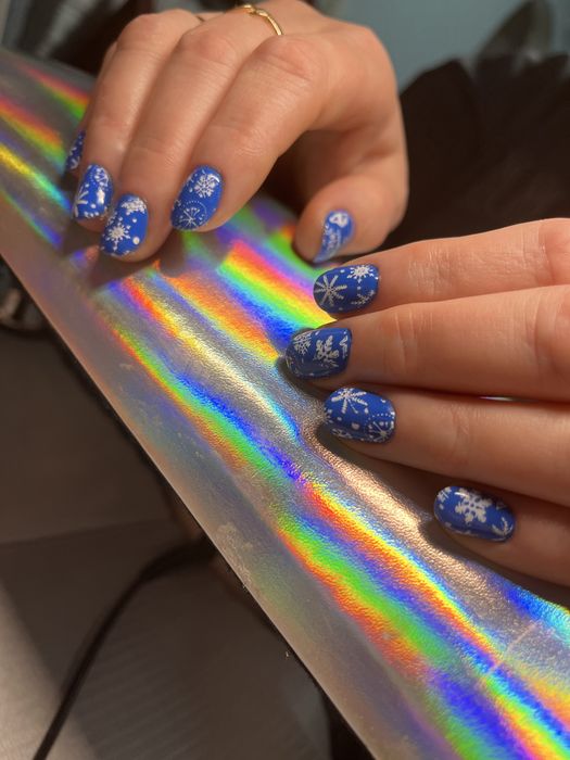 Маникюр педикюр.Ищу модель на маникюр педикюр. Салтовка ТРК Украина