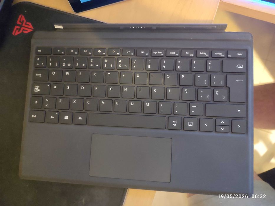 Microsoft Surface Pro 5492391884097464323
