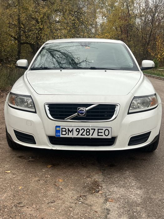 Автомобіль Volvo V 50