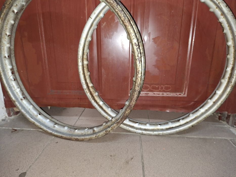 Ladne proste obrecze rawki felgi 1,85-18" kola wsk 125 ,shl m11 prl