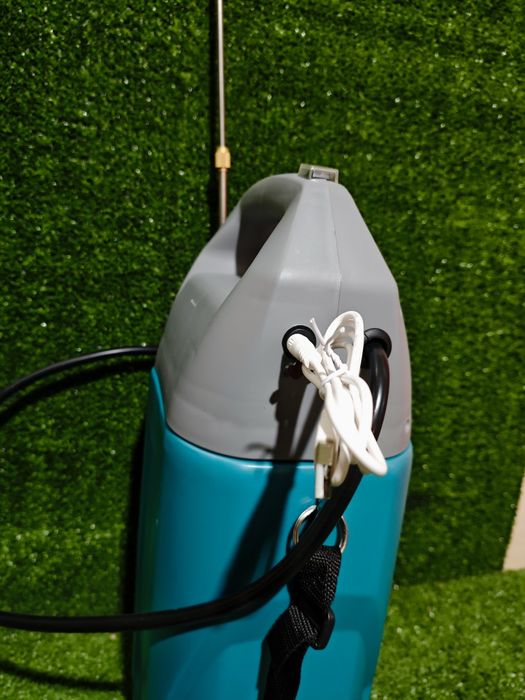 Опрыскиватель аккумуляторной Grunhelm 8 л