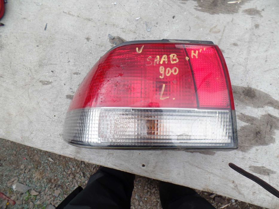 Kwi6 Lampa tylna lewa saab 900 HB w błotnik wysyłka