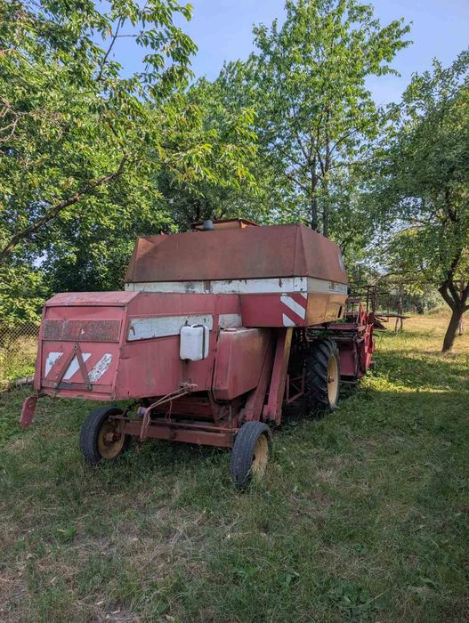 Комбайн Massey Ferguson 186