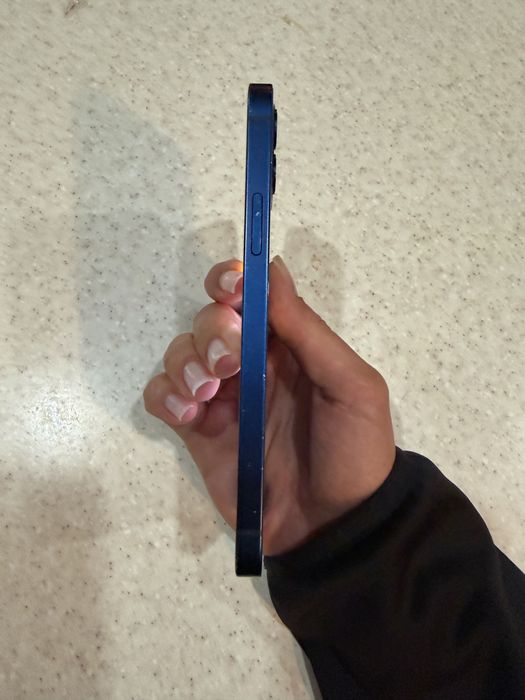 Продам Iphone 12 64gb