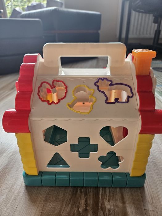 Domek interaktywny - pianinko, sorter, dzwęki