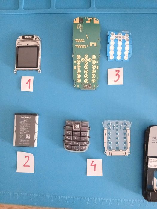 Componentes Originais NOKIA do mesmo Telemovel