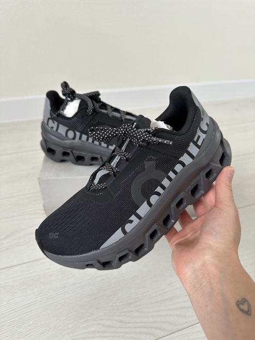 Кроссовки ON W CLOUDMONSTER LUMOS черные женские