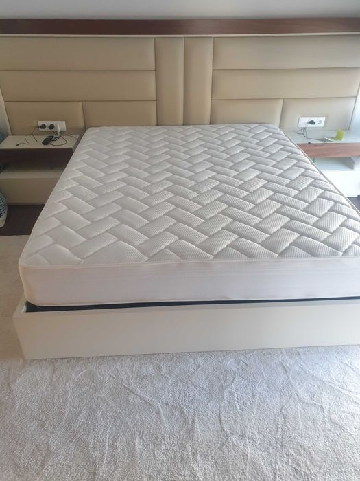 Cama de casal estofada