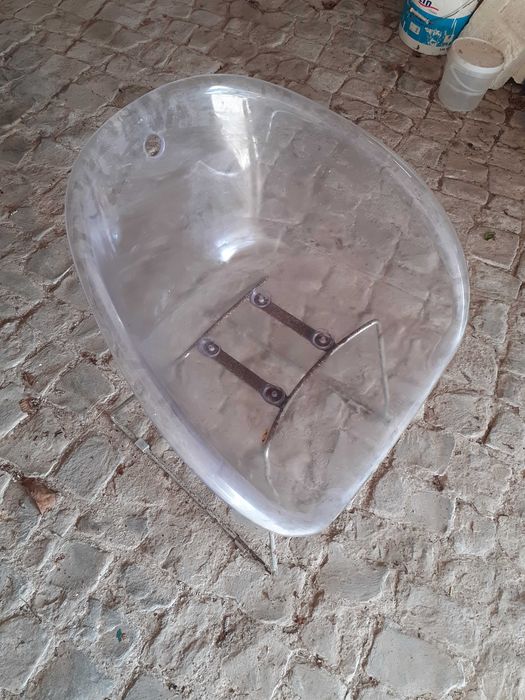 Cadeira em acrílico