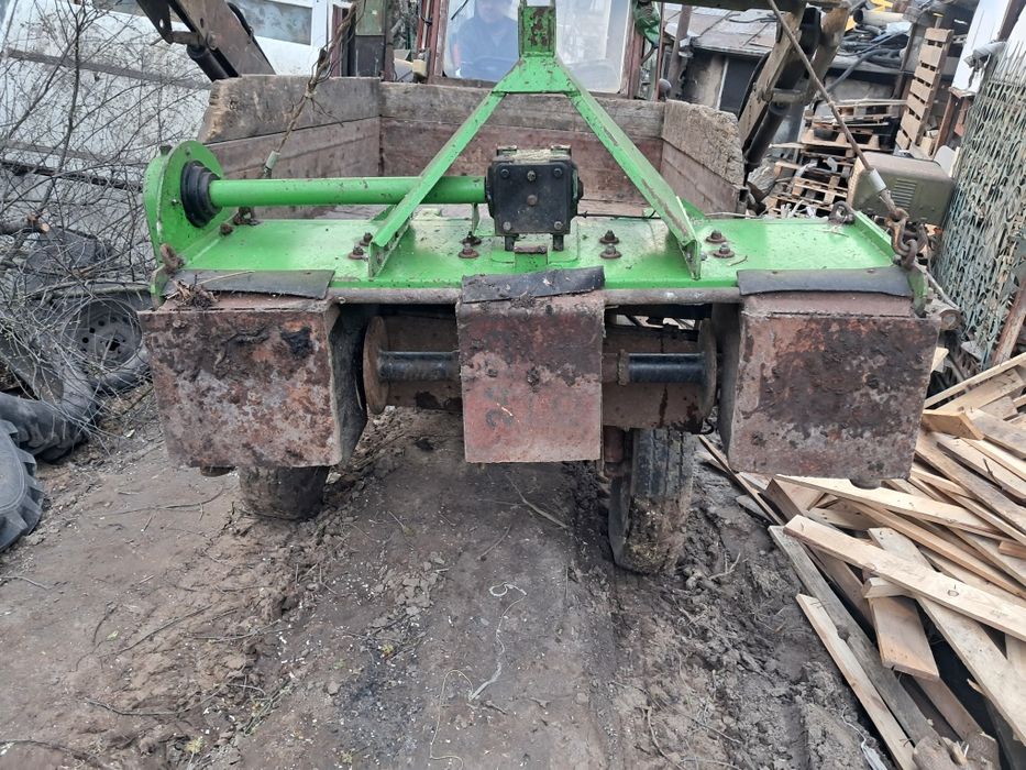 Продам фрезу зроблену під міжряддя полуницв