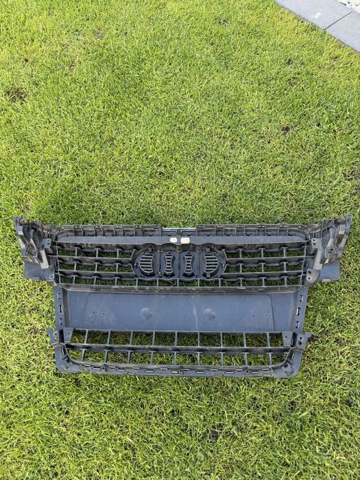 Atrapa grill audi a4 b8