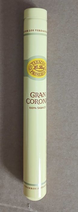 2 charutos , 1 é Gigante 56cm
