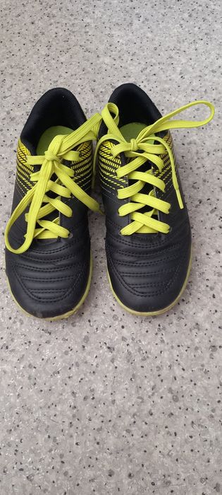Buty sportowe, korki rozm 30 martes