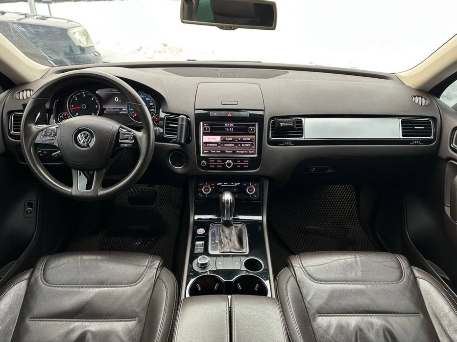 Продам Volkswagen Touareg 2013 3.0 дизель