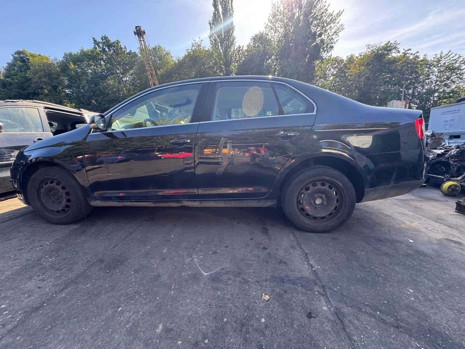Volkswagen Jetta 2007r. na części ADAX Opolski Auto Złom Koźle