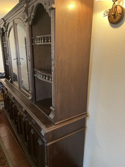 Movel louceiro de sala em madeira