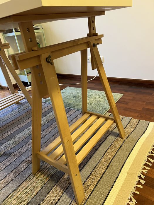 Secretária IKEA com cavalete– 140x60 cm