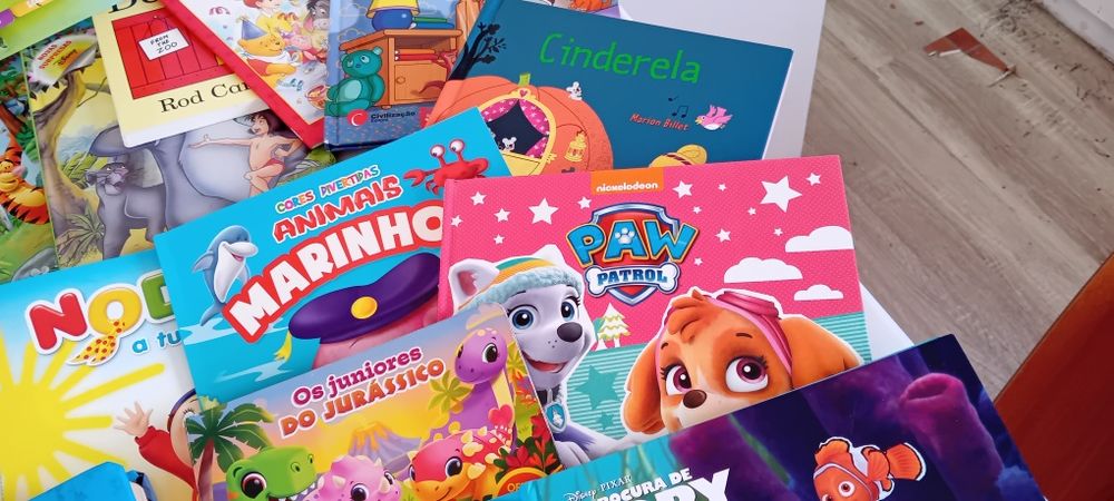 Lote/conjunto livros, puzzles, jogos, brinquedos (32 peças)