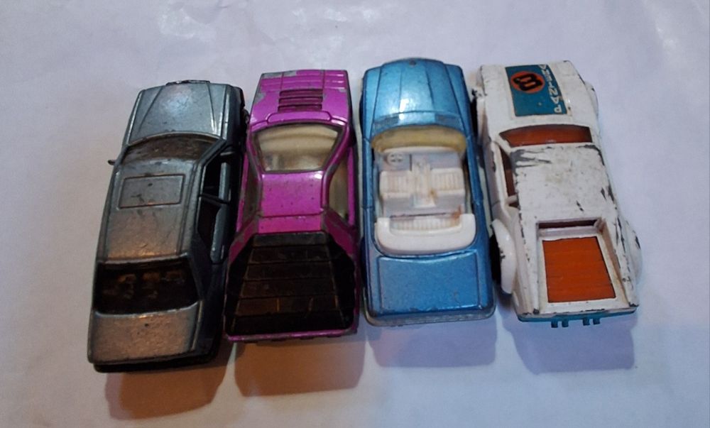 Lote de 4 miniaturas antigas Matchbox
