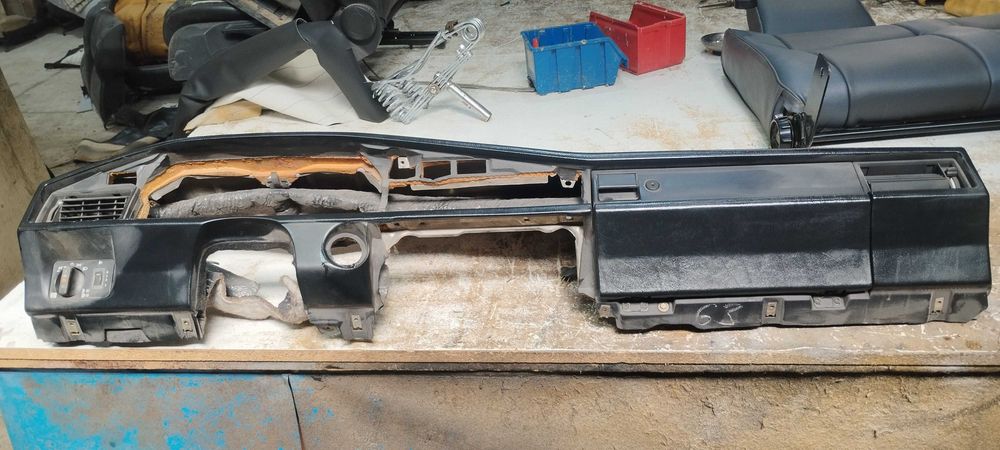 Tablier Mercedes 190 em preto